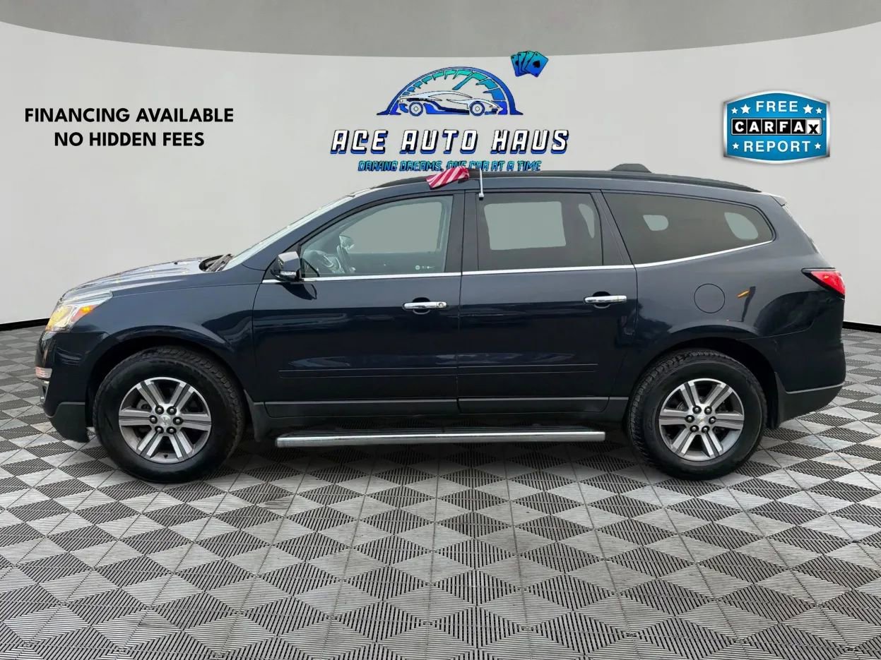 Used 2017 Chevrolet Traverse LT image 4
