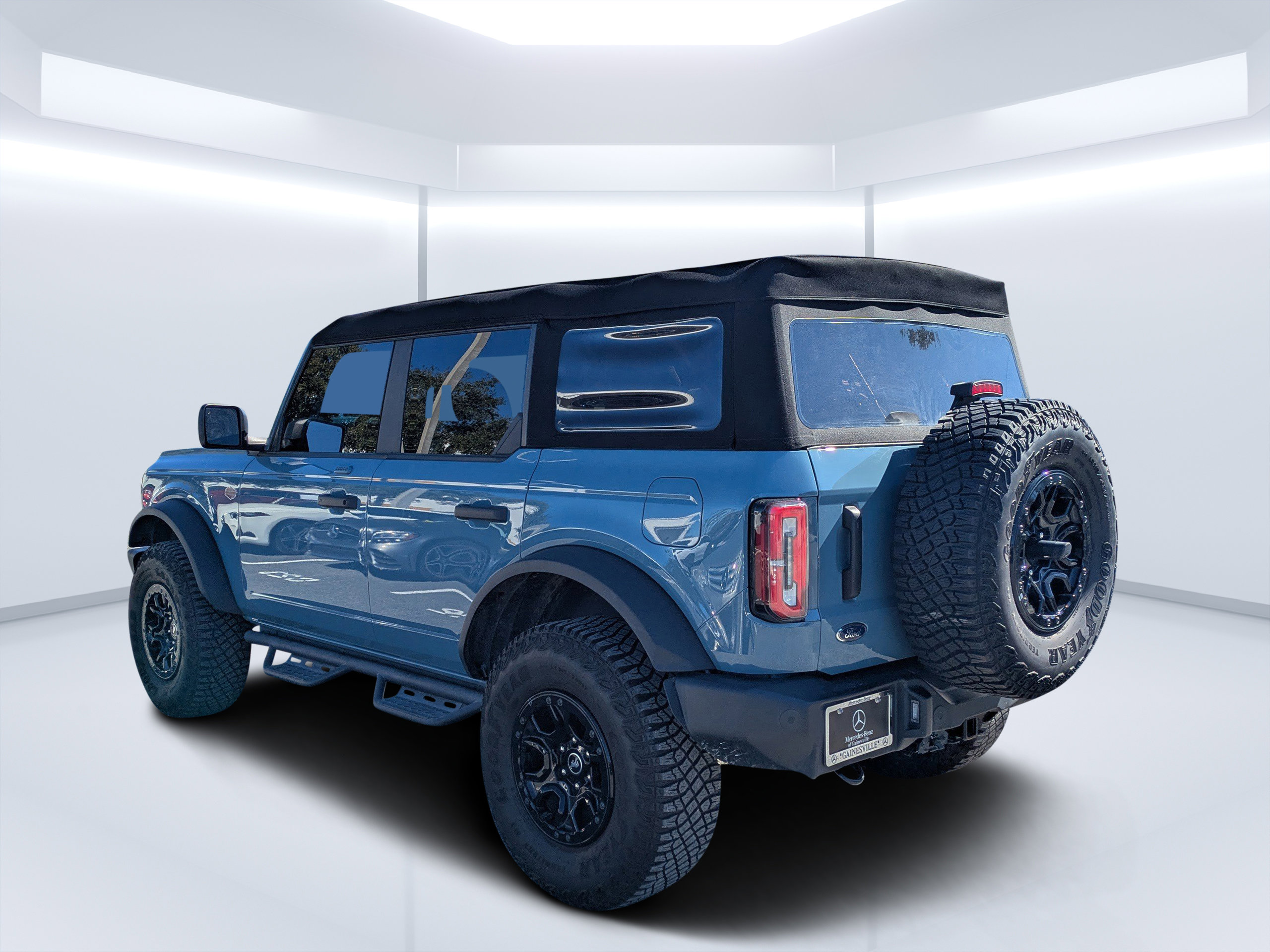 Used 2023 Ford Bronco Wildtrak image 7