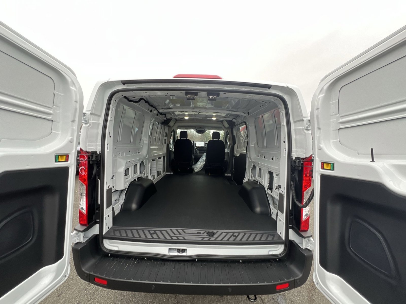 New 2026 Ford Transit 250 Low Roof image 23