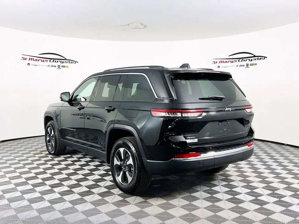 Used 2023 Jeep Grand Cherokee 4WD 4xe image 6