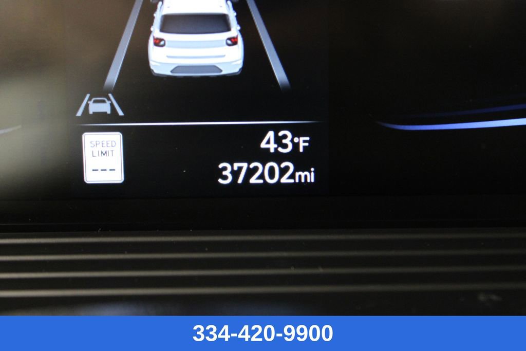 Used 2024 Hyundai Venue Limited image 10