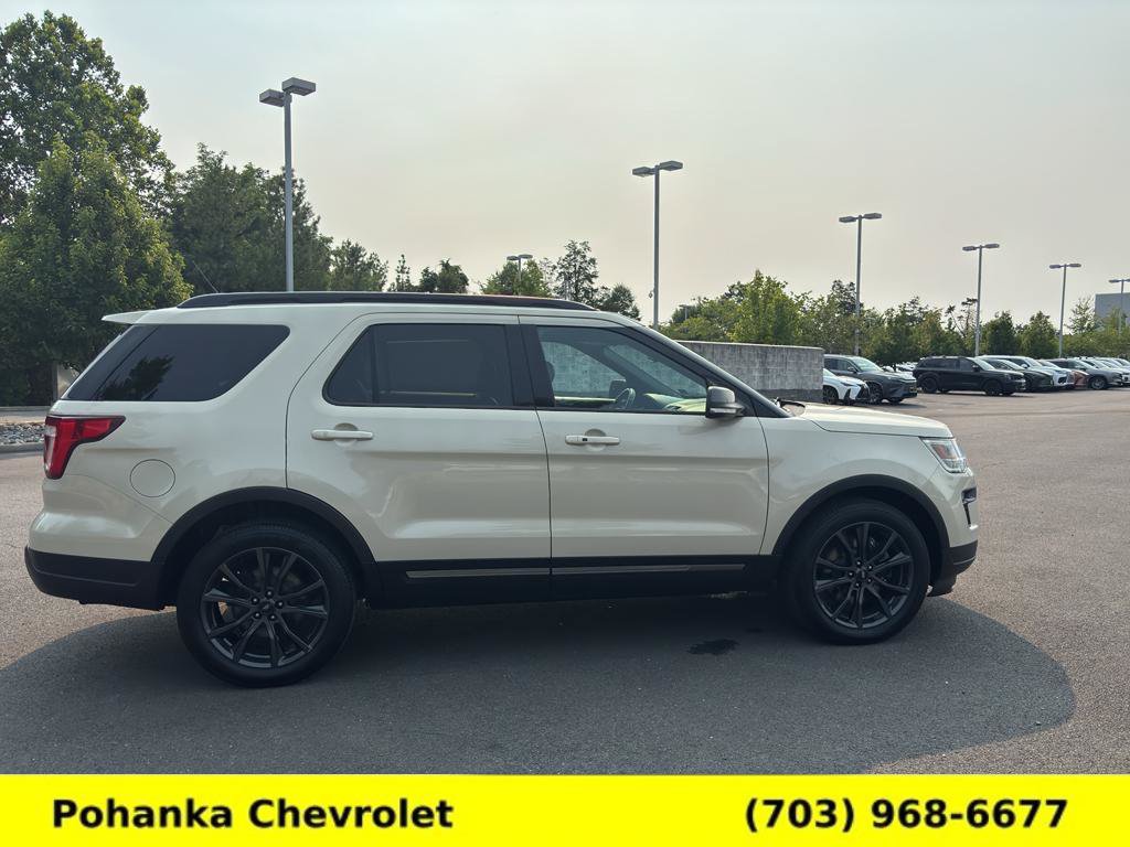 Used 2018 Ford Explorer XLT w/ Equipment Group 202A AWD/4WD image 8