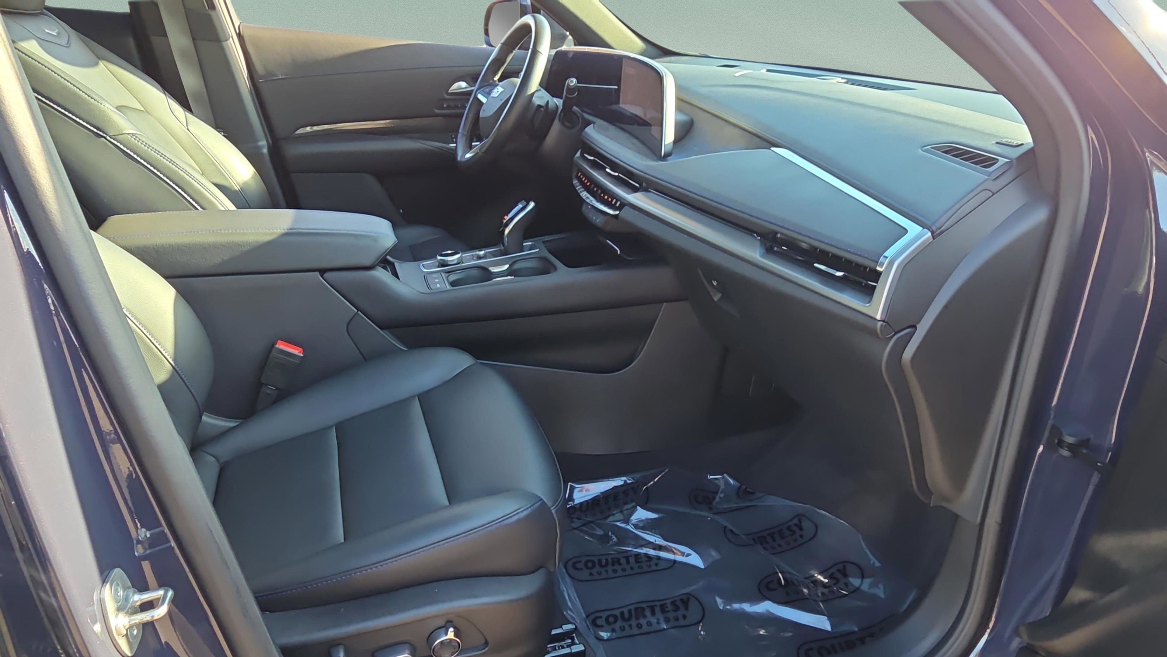 Used 2024 Cadillac XT4 Sport w/ Cold Weather Package image 14