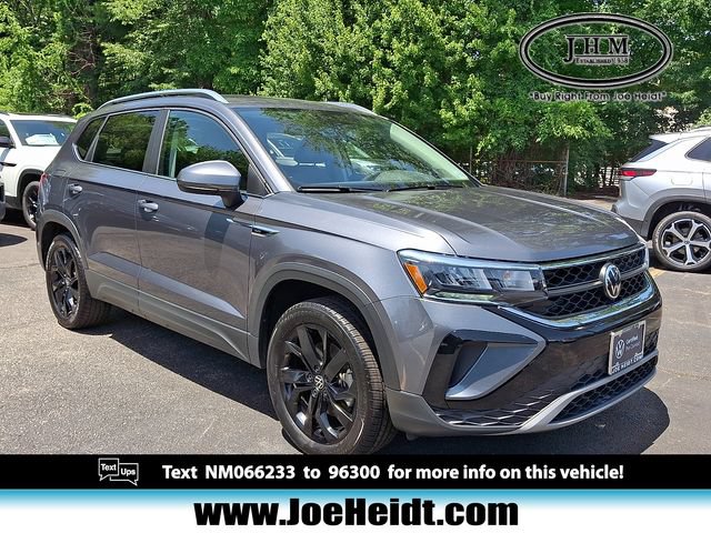 Certified 2022 Volkswagen Taos SE AWD/4WD image 1