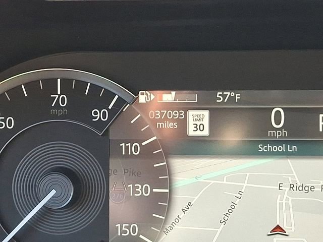 Used 2023 Land Rover Range Rover Evoque R-Dynamic SE image 22