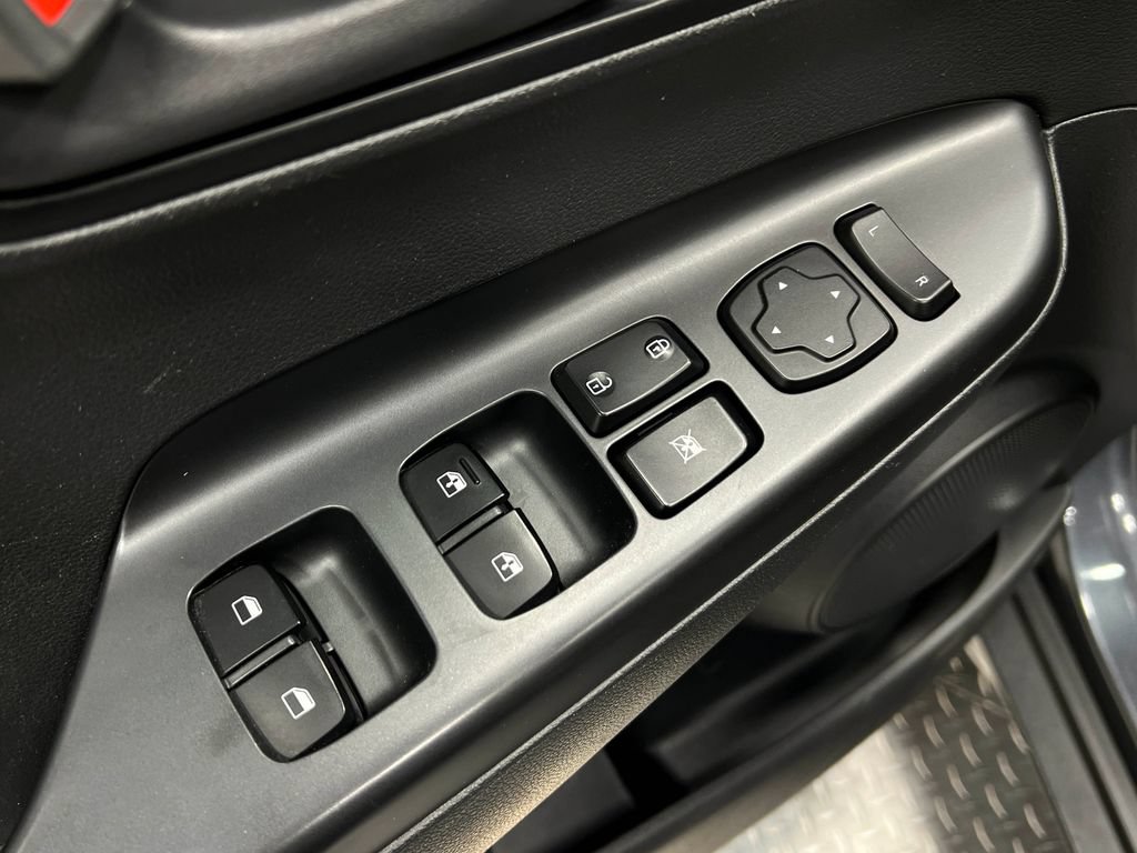 Used 2018 Hyundai Kona SEL FWD image 15