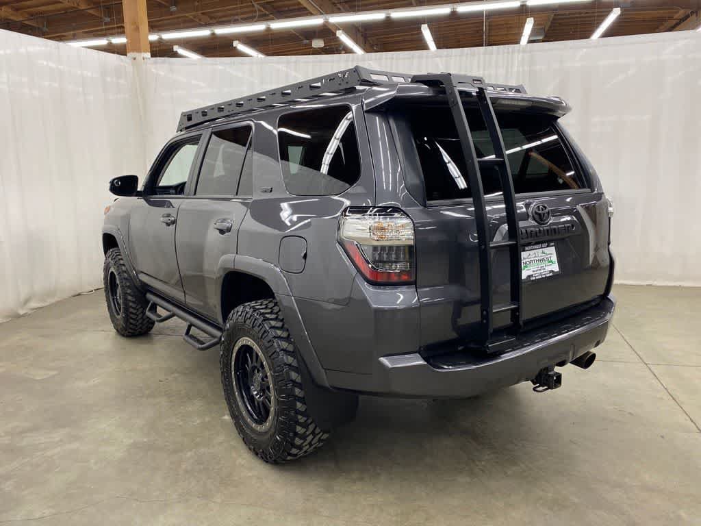 Used 2018 Toyota 4Runner SR5 Premium AWD/4WD image 4