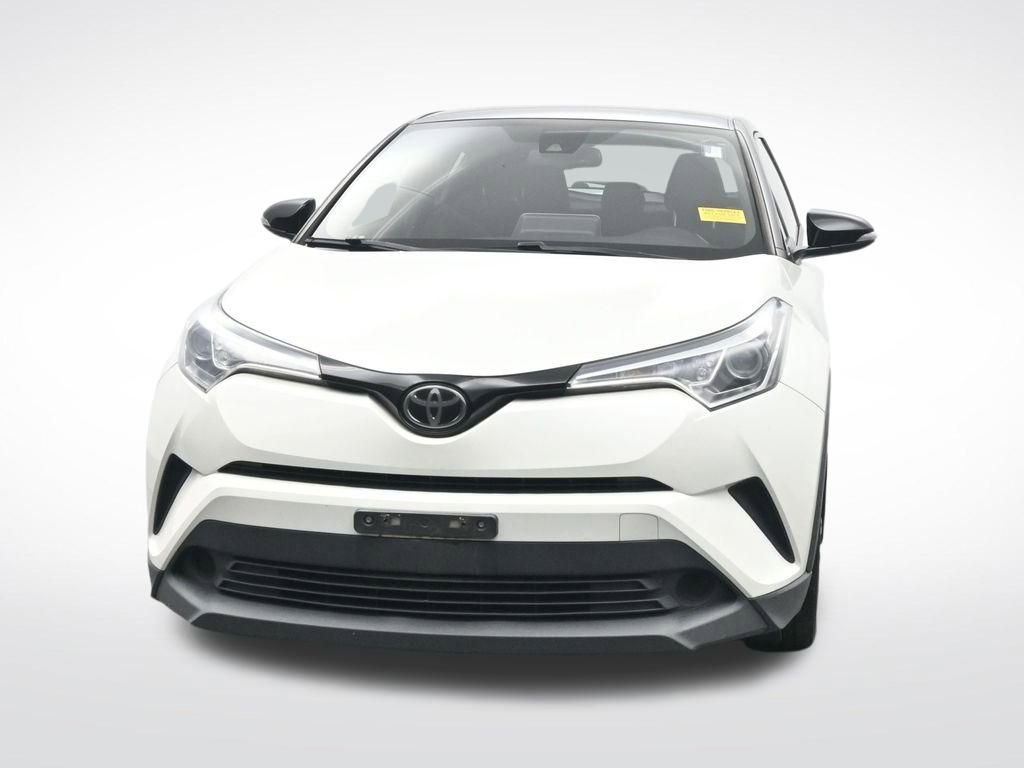 Used 2019 Toyota C-HR XLE image 2