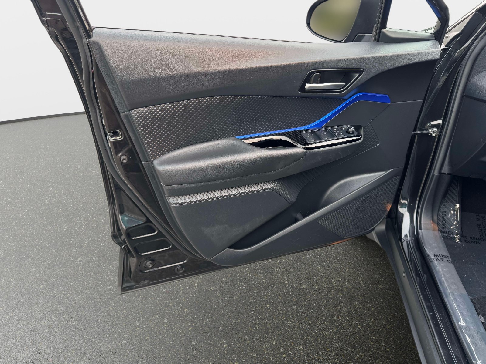Certified 2020 Toyota C-HR XLE FWD image 21