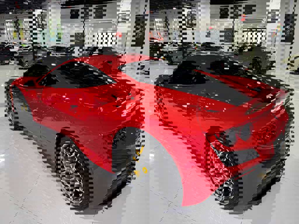 Used 2022 Ferrari F8 Tributo image 5