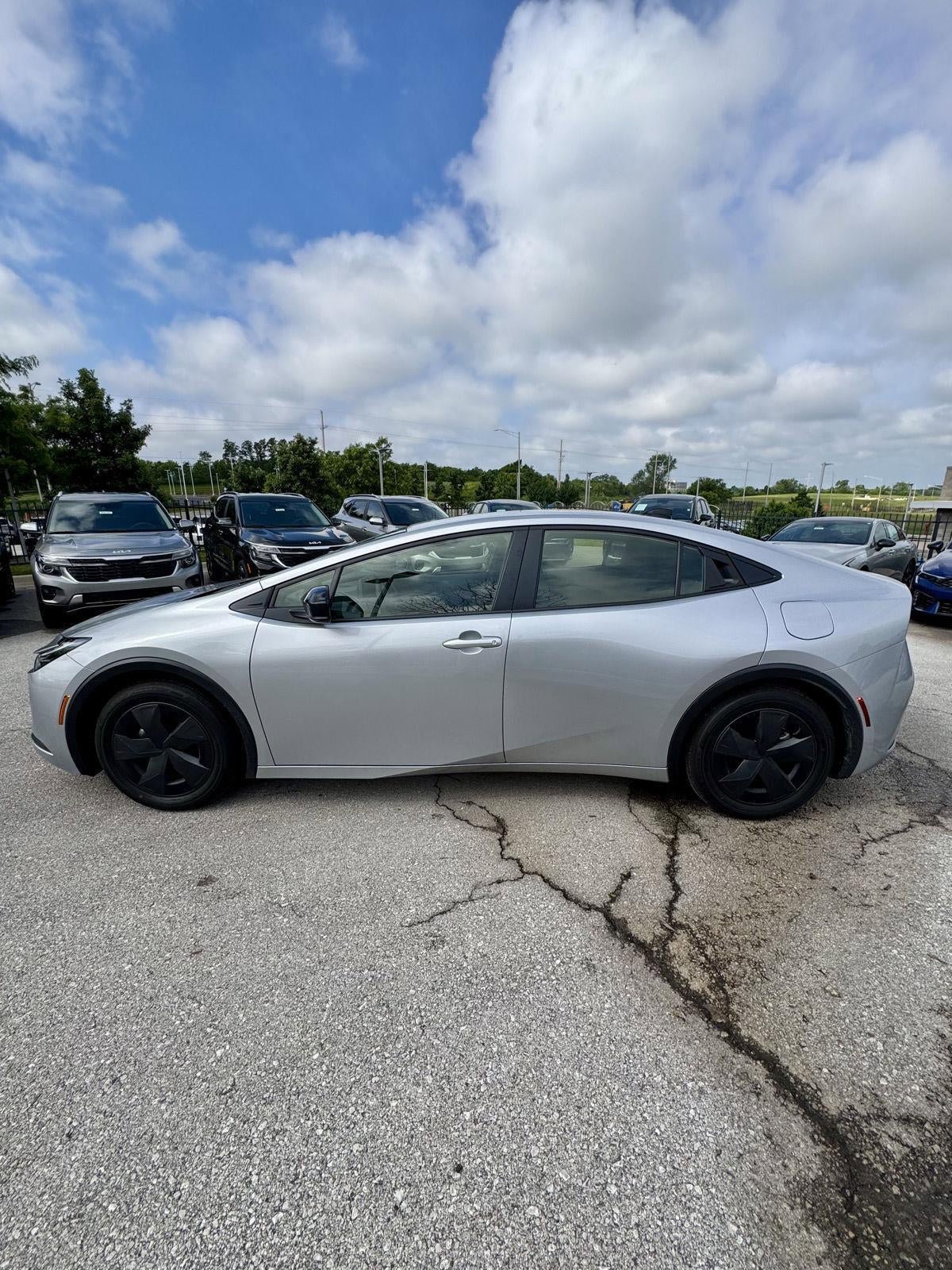 Used 2026 Toyota Prius LE FWD image 2