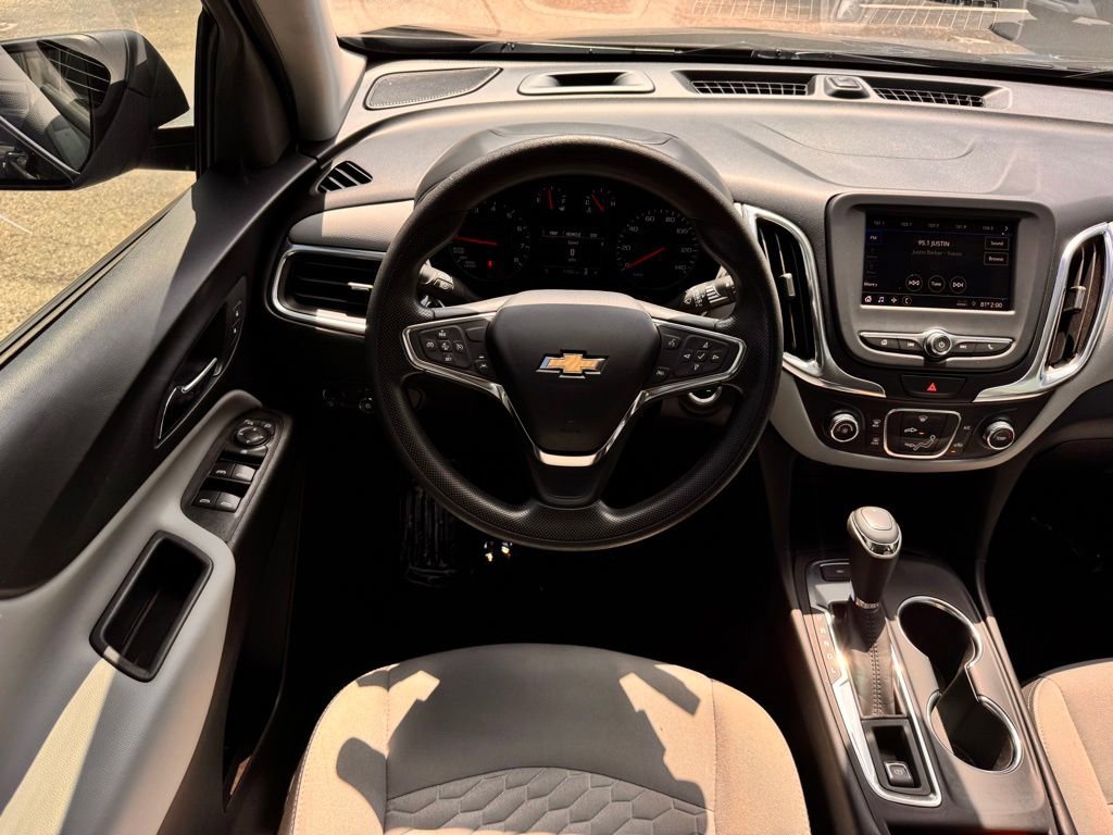 Used 2021 Chevrolet Equinox LS image 18
