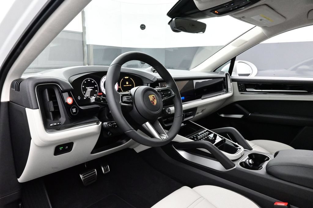 New 2026 Porsche Cayenne GTS AWD/4WD image 4