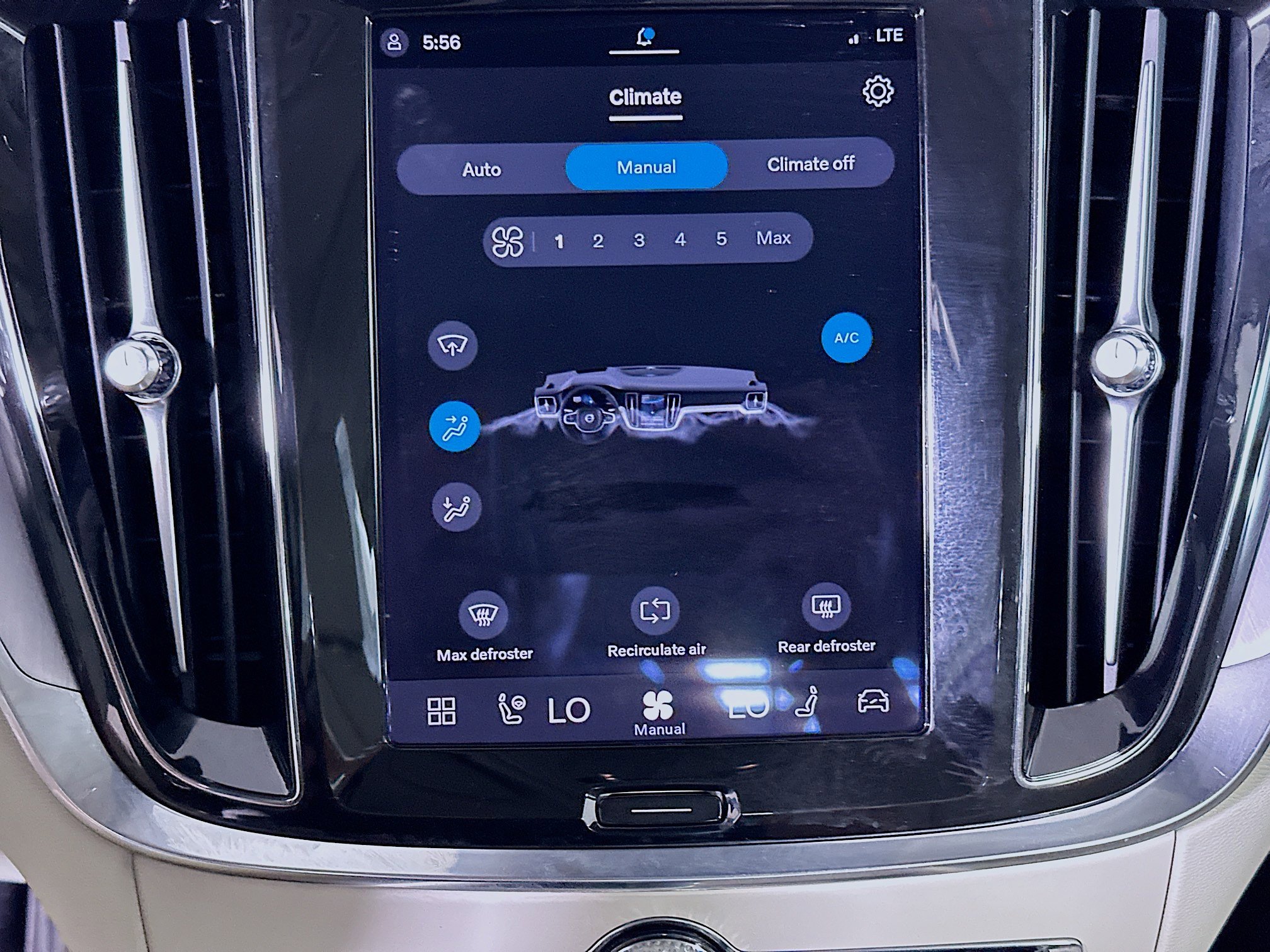 Used 2024 Volvo S60 B5 Core image 24