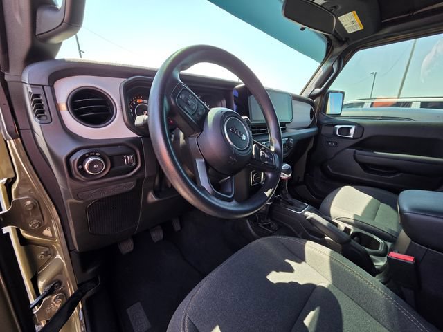 Used 2025 Jeep Wrangler Sport AWD/4WD image 14