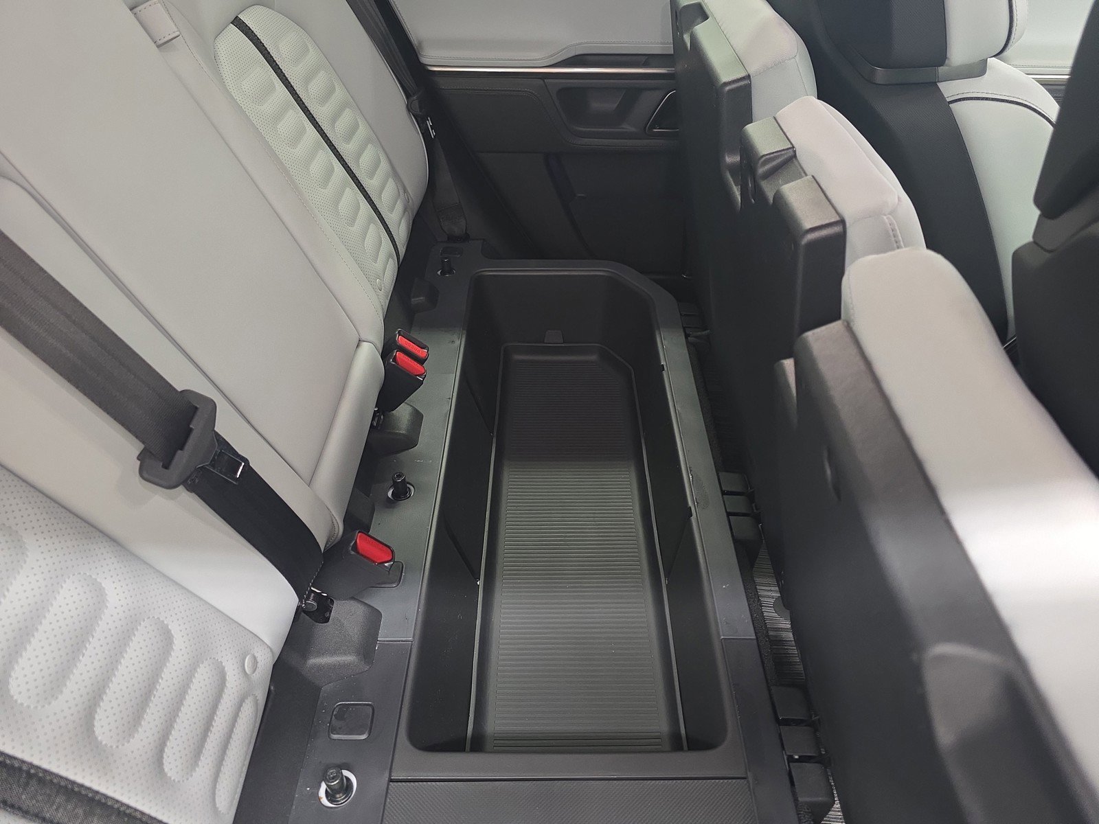 Used 2023 Rivian R1T Adventure AWD/4WD image 24