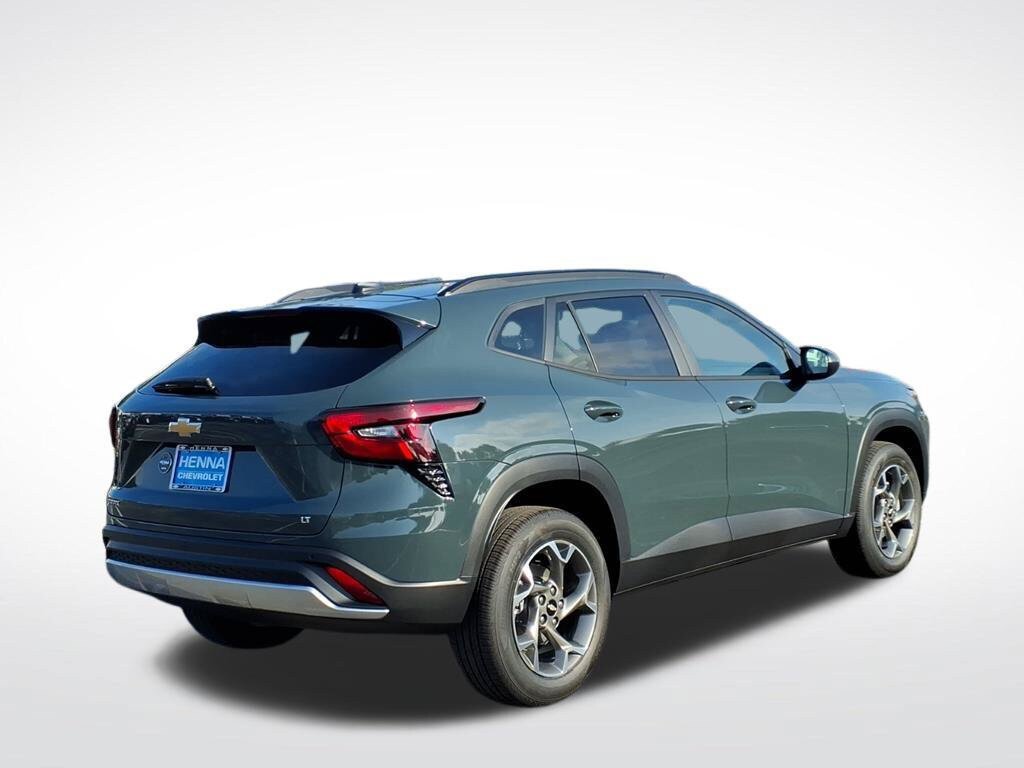 New 2026 Chevrolet Trax LT w/ Driver Confidence Package FWD image 3