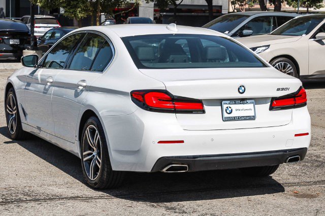 Used 2023 BMW 530i w/ Convenience Package RWD image 5