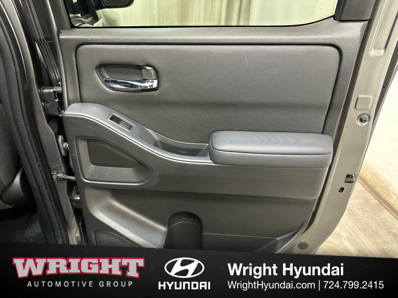 Used 2023 Nissan Frontier SV w/ Midnight Edition Package image 14