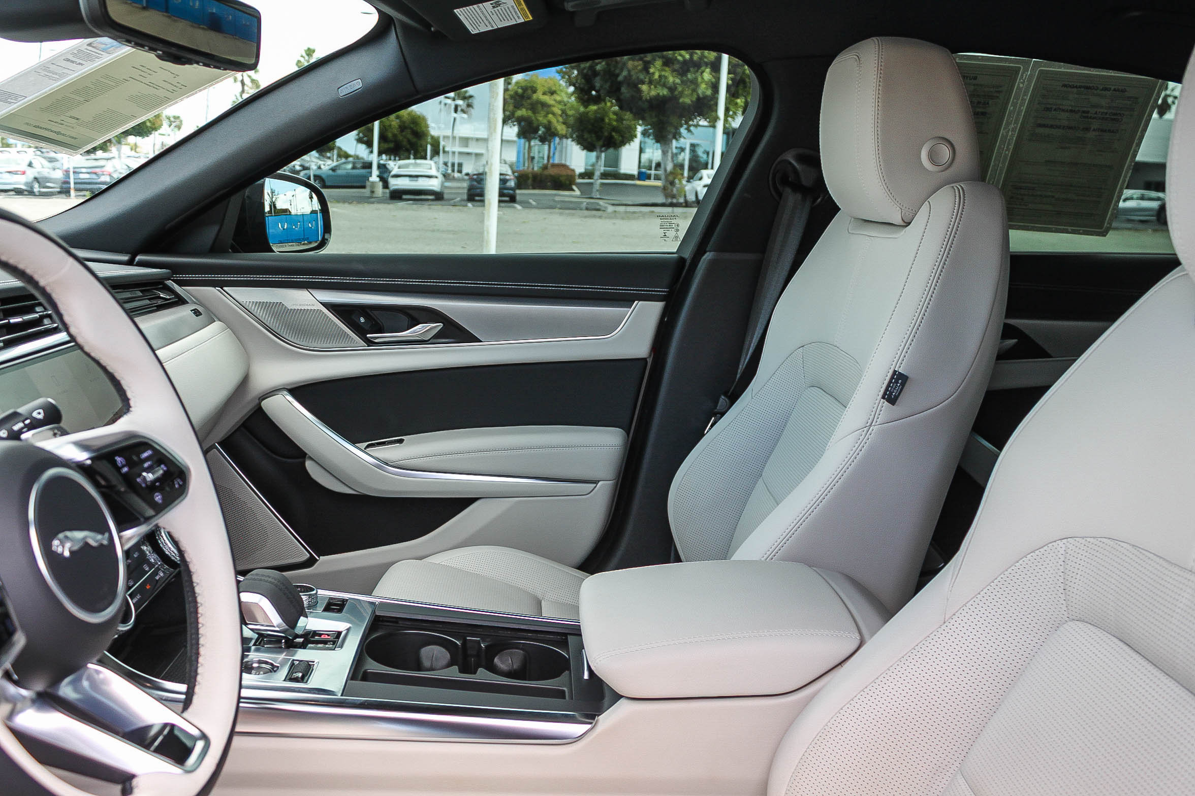 Used 2024 Jaguar XF R-Dynamic SE image 19