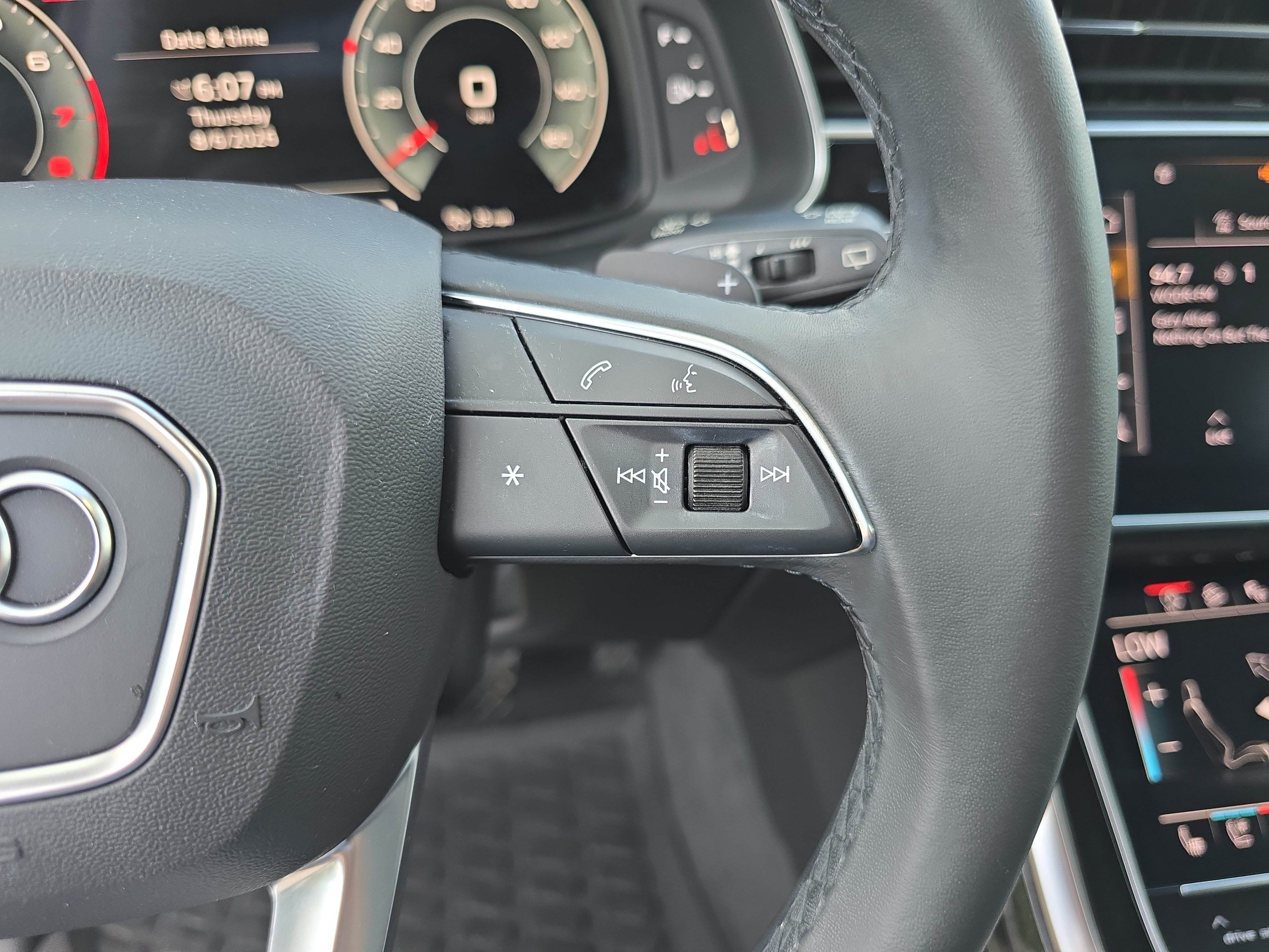 Used 2023 Audi Q7 3.0T Prestige AWD/4WD image 21