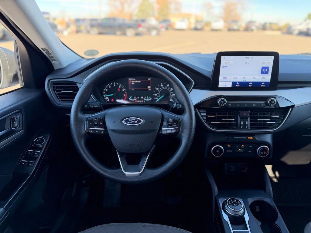 Used 2022 Ford Escape SE image 12