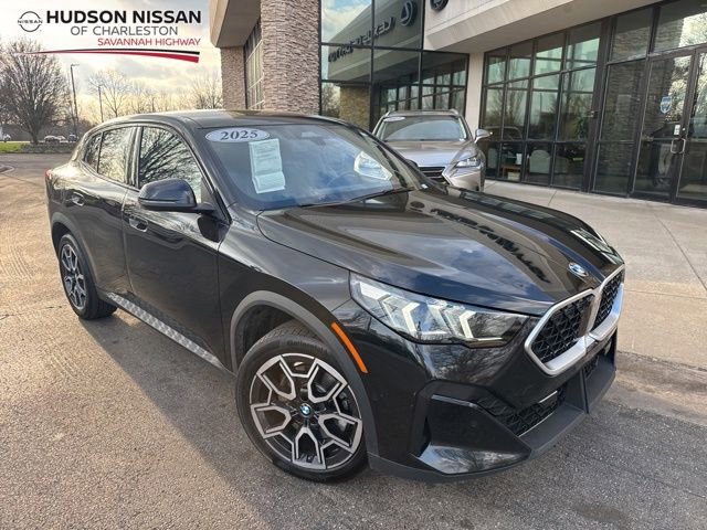 Used 2025 BMW X2 xDrive28i AWD/4WD image 1