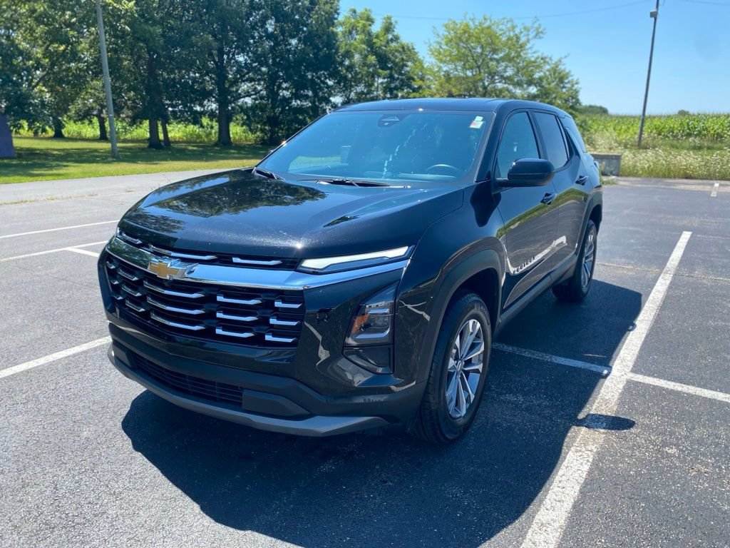 Used 2026 Chevrolet Equinox LT w/ Convenience Package II AWD/4WD image 3