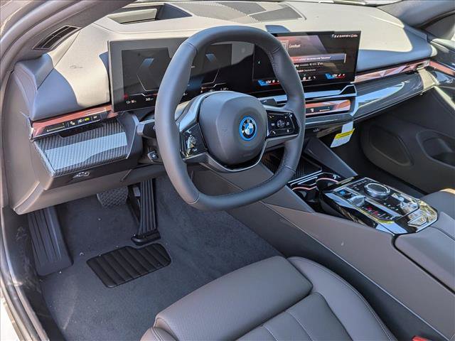 New 2027 BMW i5 M60 w/ Premium Package RWD image 3