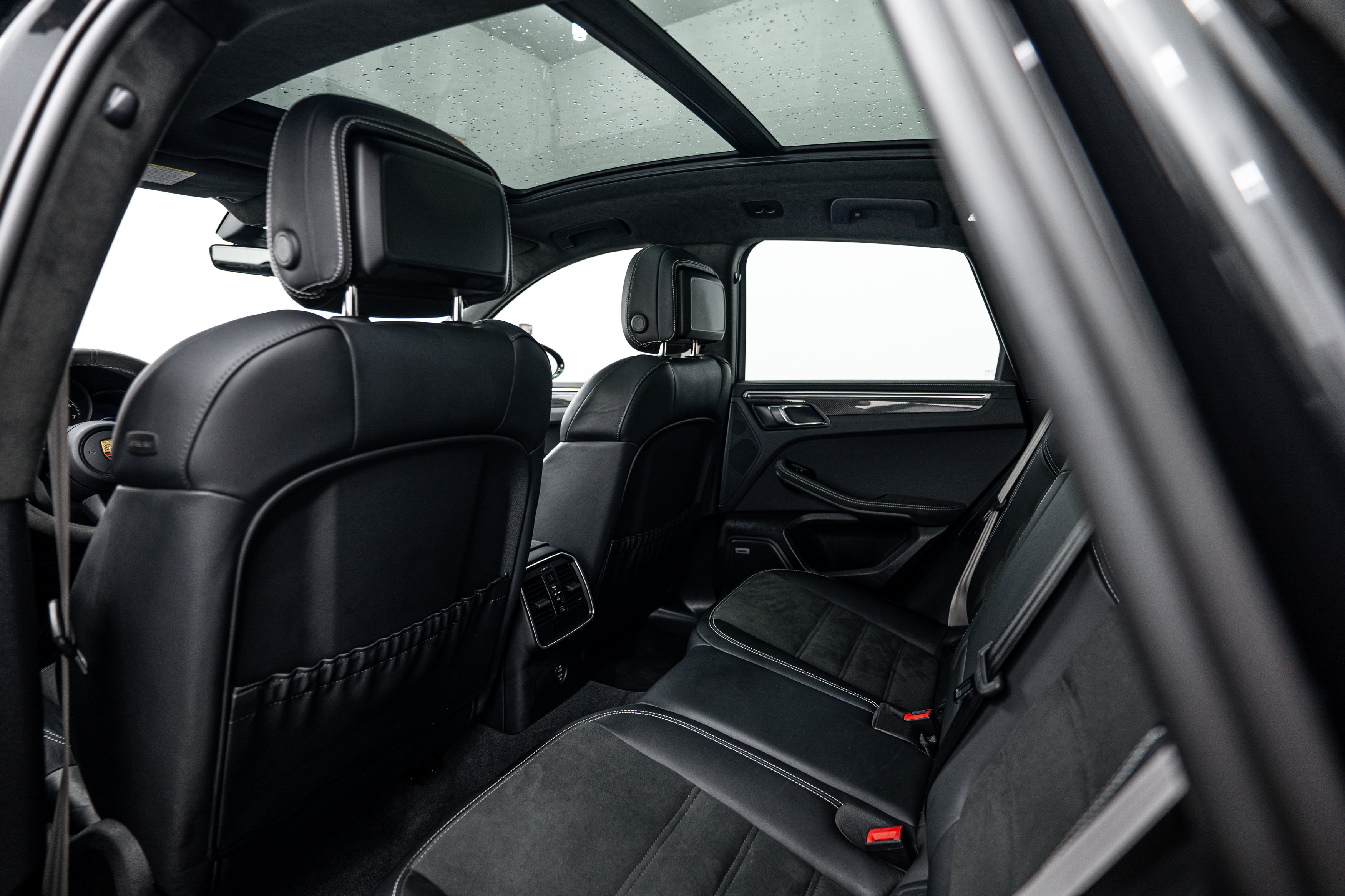 Certified 2024 Porsche Macan GTS AWD/4WD image 21