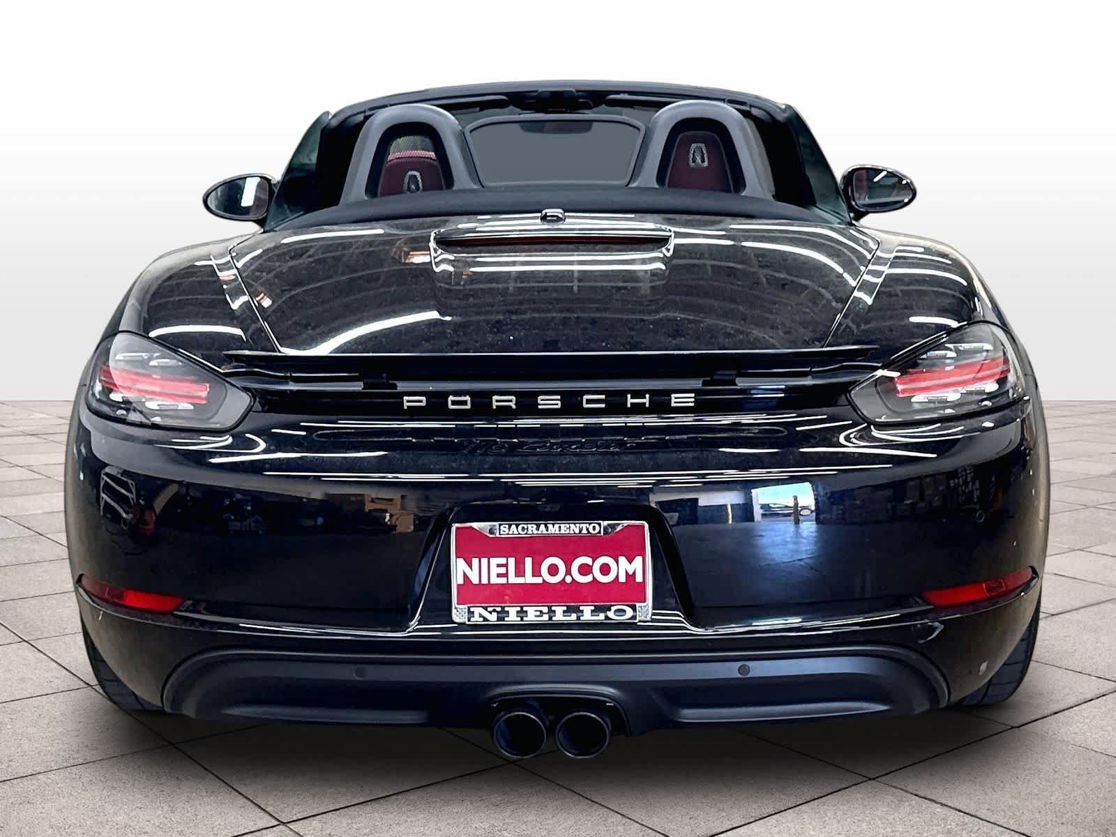 Used 2024 Porsche 718 Boxster RWD image 7