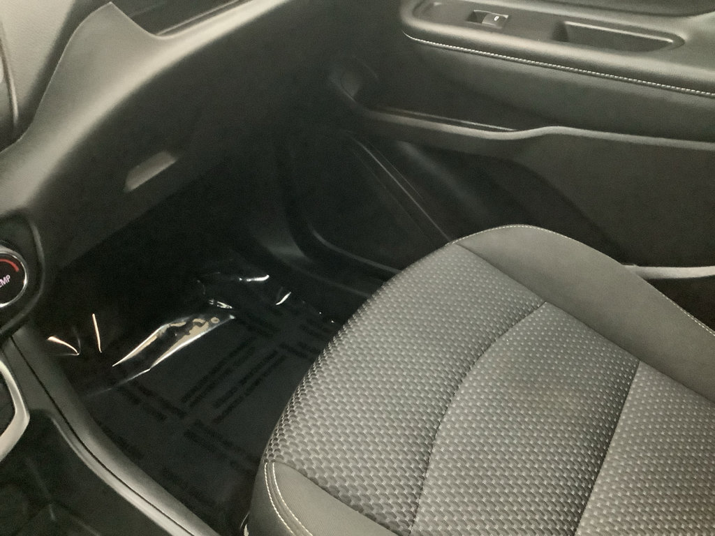 Used 2024 GMC Terrain SLE image 23