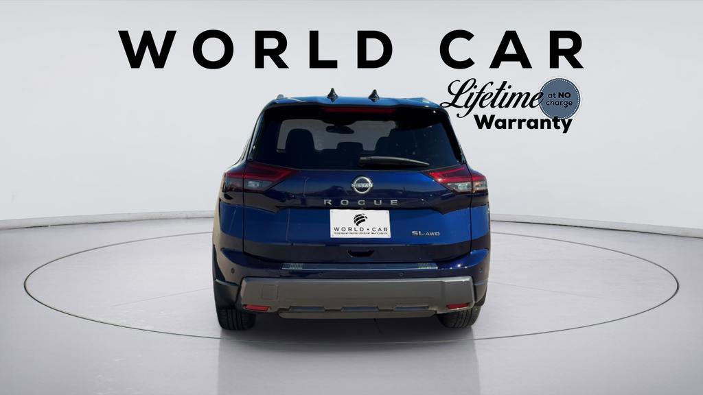 Used 2025 Nissan Rogue SL w/ Tech Package image 12