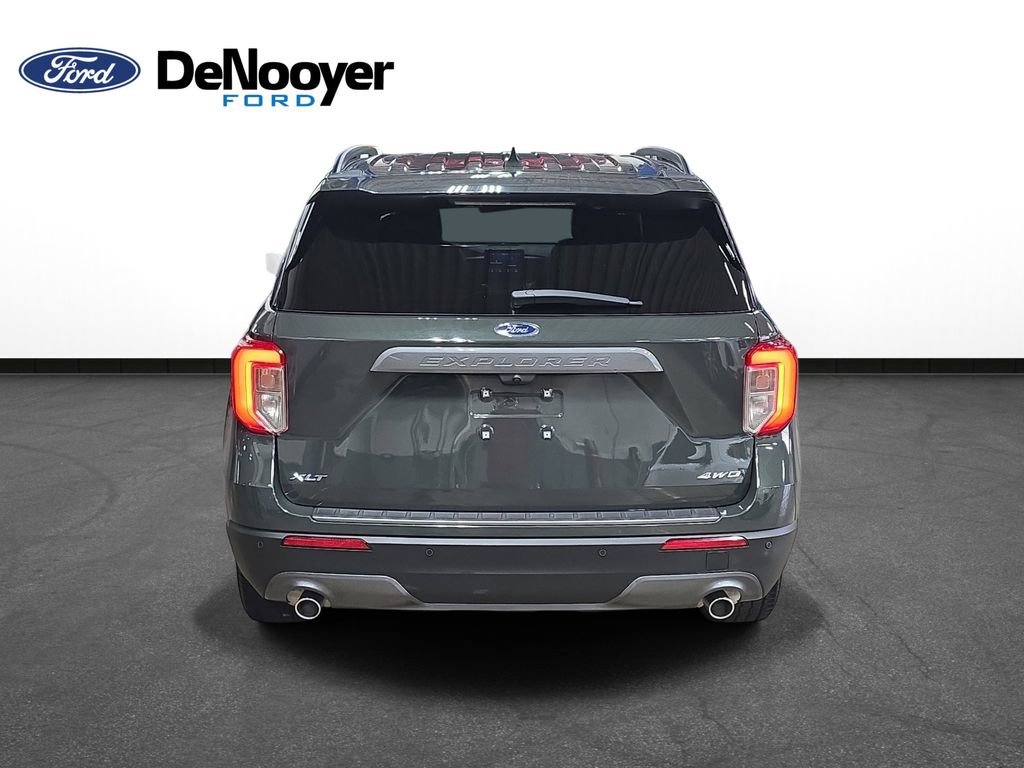 Used 2023 Ford Explorer XLT w/ Equipment Group 202A image 8