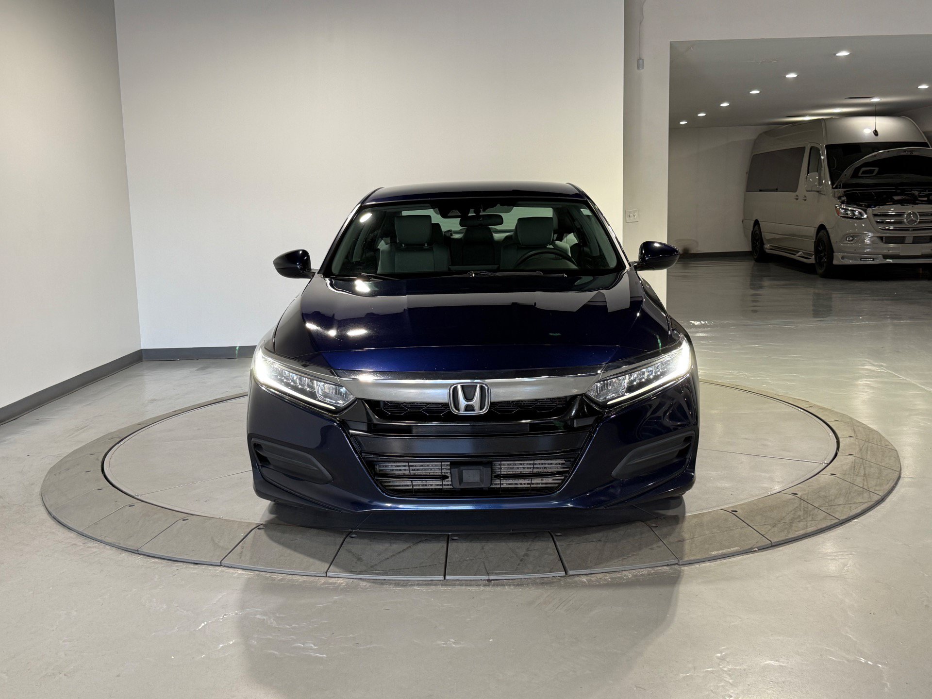 Used 2018 Honda Accord LX image 4