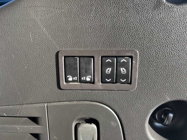 Used 2019 Chevrolet Tahoe Premier w/ Premier Plus Edition AWD/4WD image 25