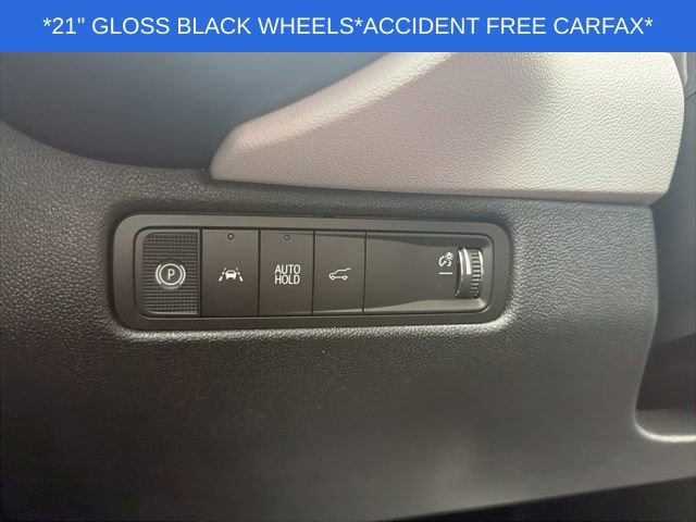 Used 2026 Chevrolet Equinox EV LT w/ LPO, Blackout Package image 33