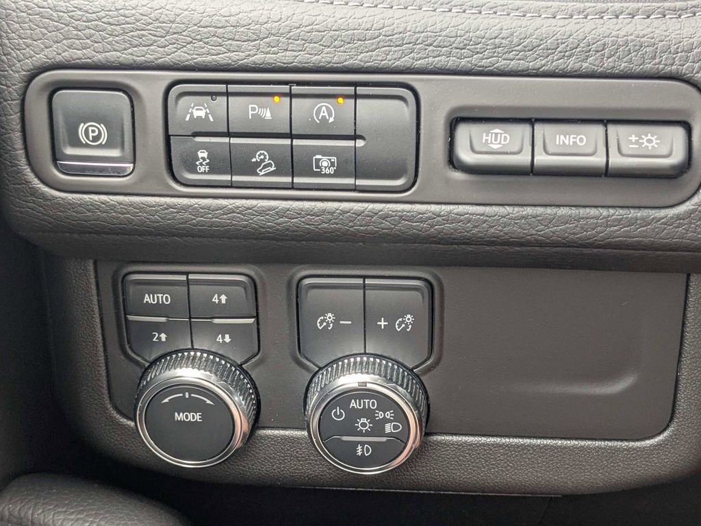 Used 2024 GMC Yukon Denali AWD/4WD image 27