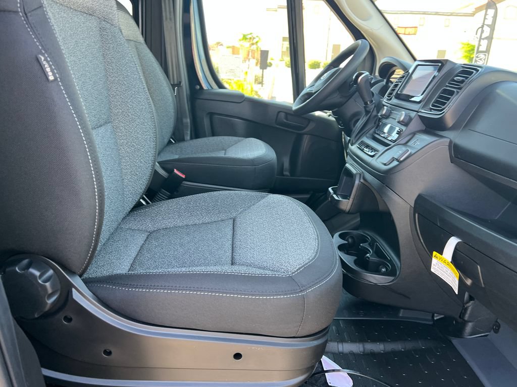 New 2026 RAM ProMaster 2500 w/ Crew Van Package FWD image 12