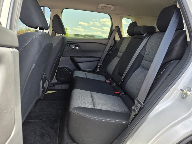 Used 2024 Nissan Rogue SV FWD image 17