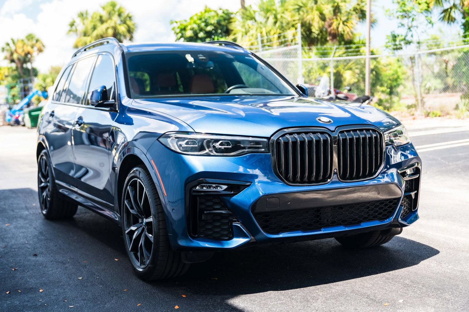 Used 2022 BMW X7 xDrive40i w/ M Sport Package AWD/4WD image 12