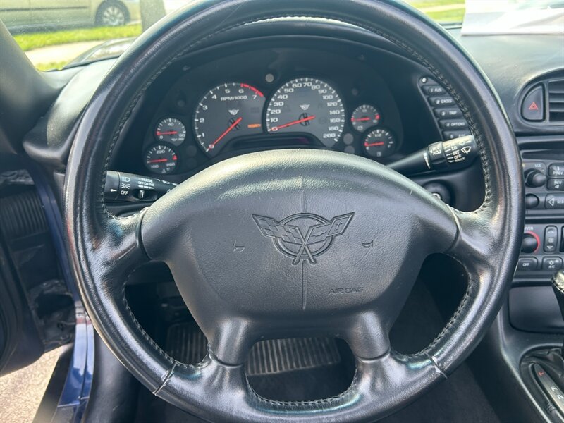 Used 2000 Chevrolet Corvette Convertible w/ Memory Pkg RWD image 18