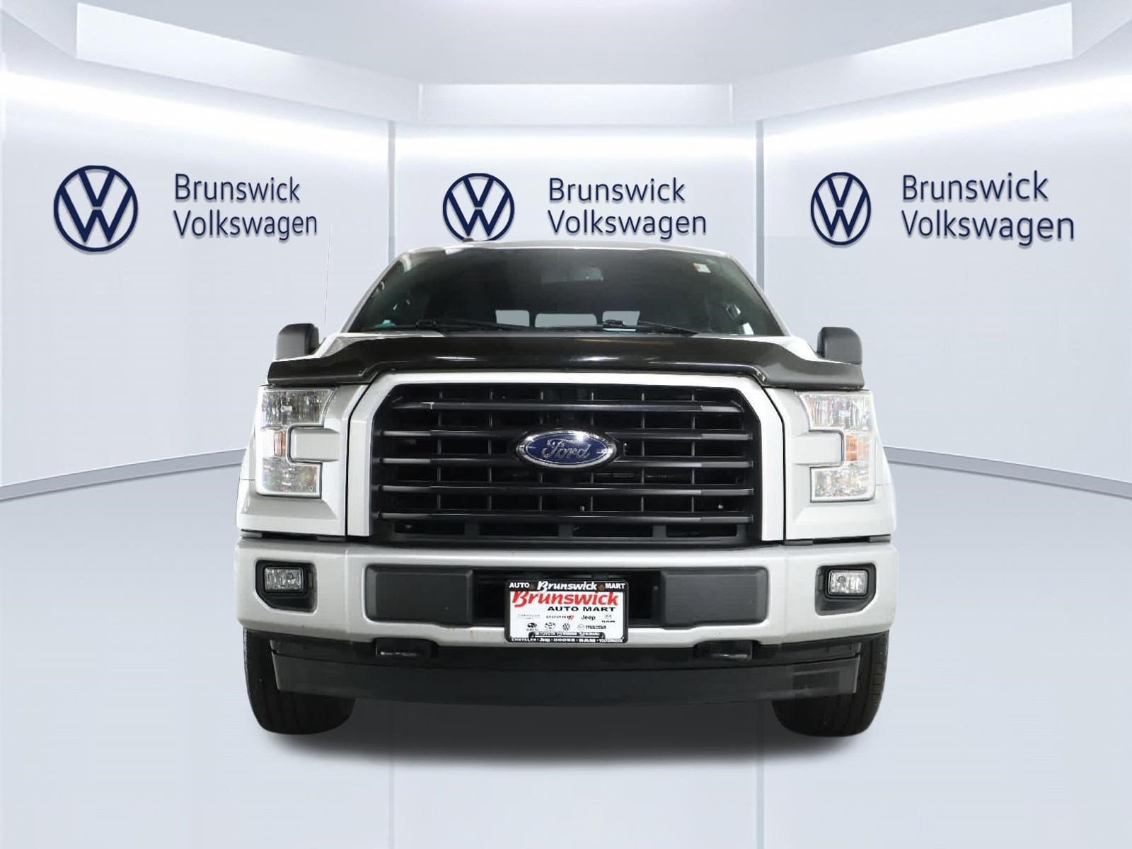 Used 2017 Ford F150 XLT w/ Equipment Group 302A Luxury AWD/4WD image 5