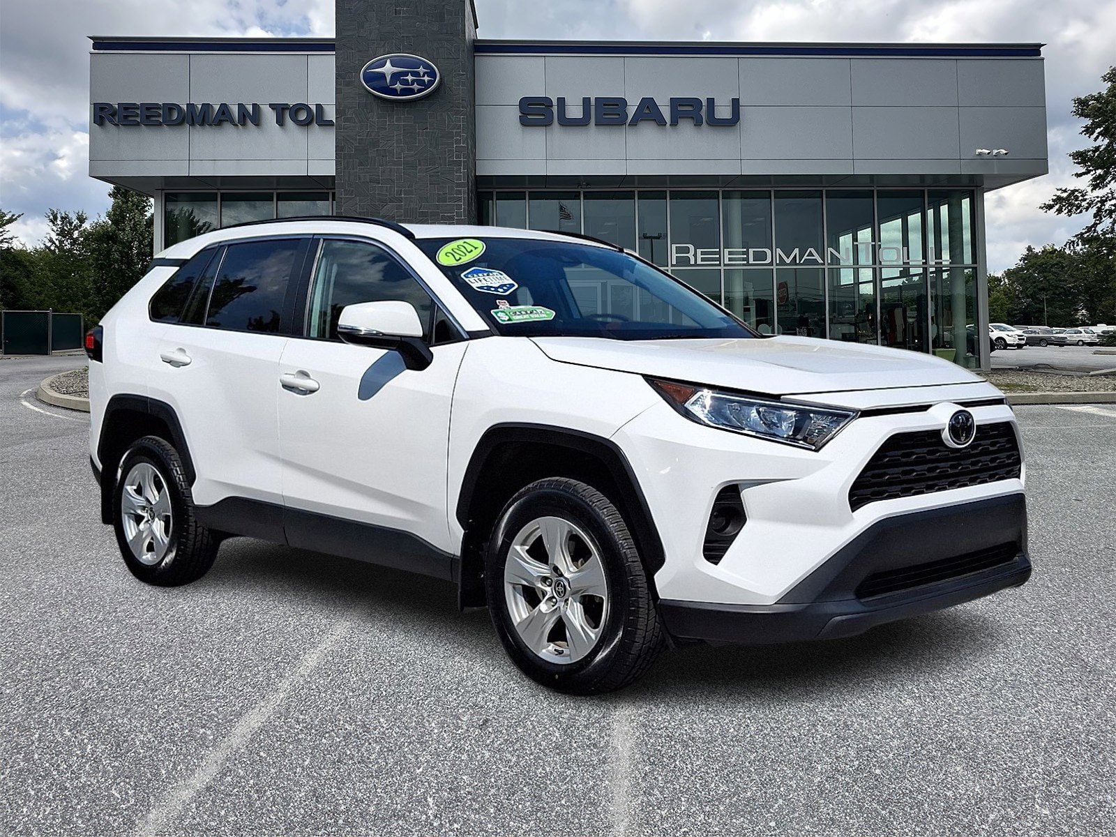 Used 2021 Toyota RAV4 XLE w/ Convenience Package AWD/4WD image 1