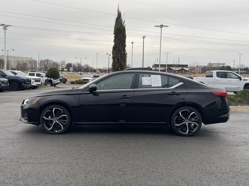 Used 2025 Nissan Altima 2.5 SR image 4