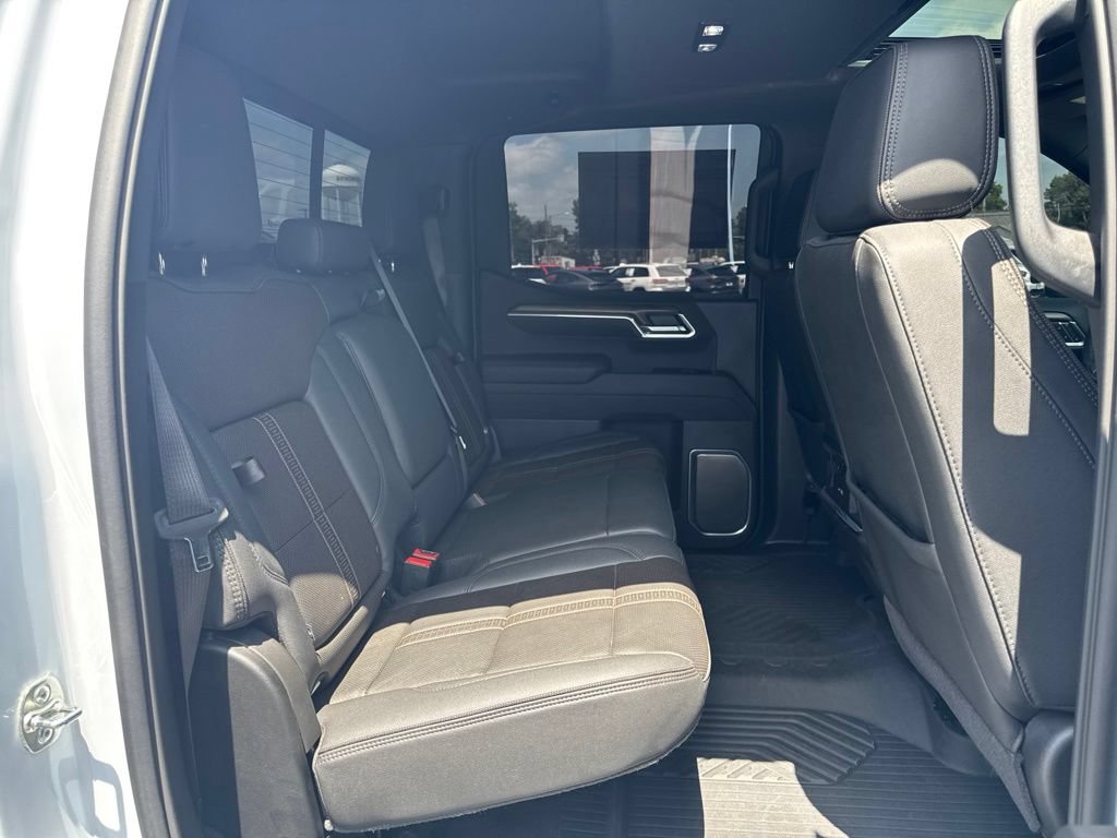 Used 2026 Chevrolet Silverado 1500 High Country w/ Technology Package AWD/4WD image 19