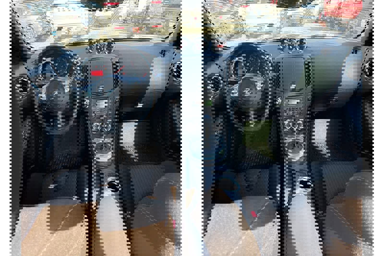 Used 2016 Nissan 370Z Coupe image 4