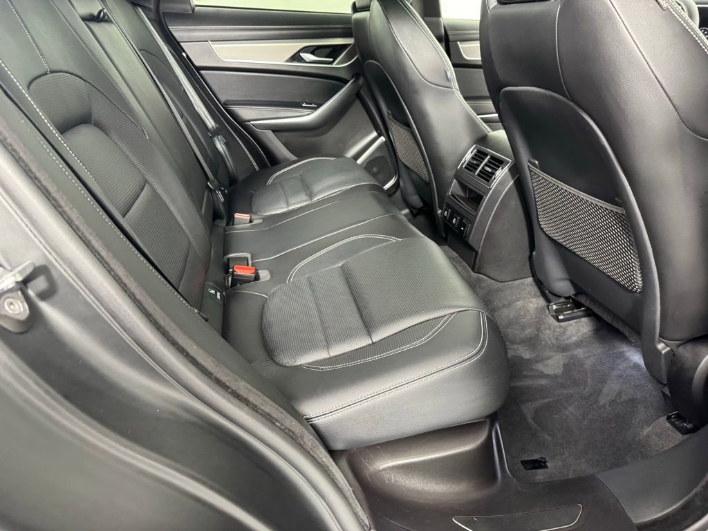 Used 2025 Jaguar F-PACE R-Dynamic S image 31