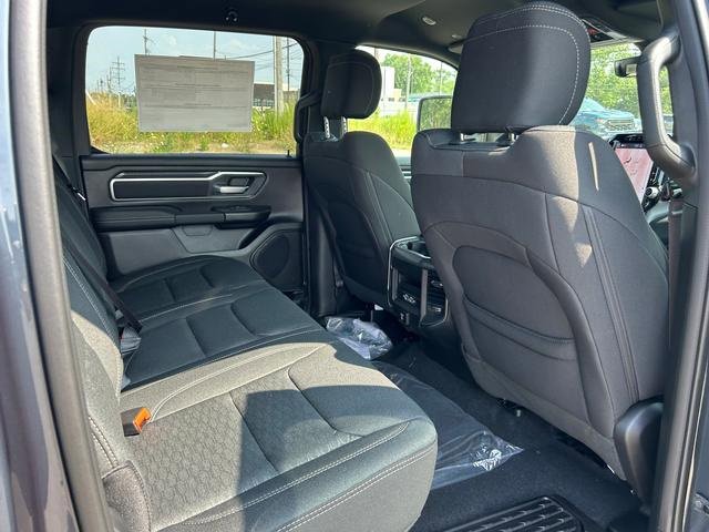New 2026 RAM 1500 4x4 Crew Cab image 28