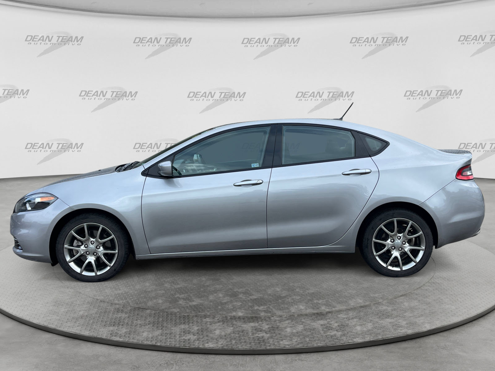 Used 2015 Dodge Dart SXT w/ Sun/Sound Group FWD image 4